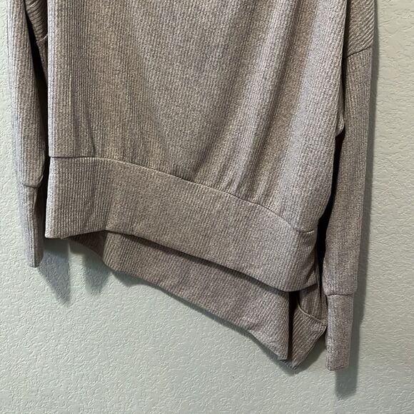 STELLA & DOT (NWT) Oatmeal Asymmetrical, Off Shoulder Long Sleeve Top, Size XL - Picture 4 of 7